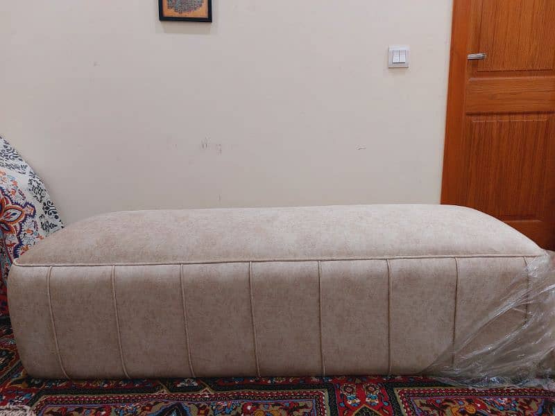 Full-size  Couch for bedroom without storage( brand new/ untouch] 0