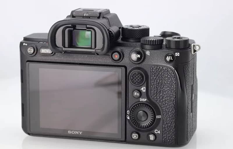 Sony Alpha a7R V 61.0 MP Mirrorless Camera 3