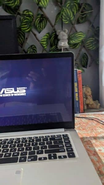 Asus Vivobook 15 (Slim and Powerful) 7