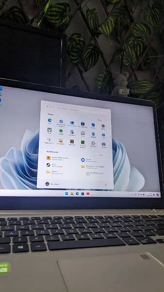 Asus Vivobook 15 (Slim and Powerful) 11