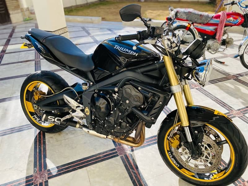 triumph street triple 675cc 2010 2