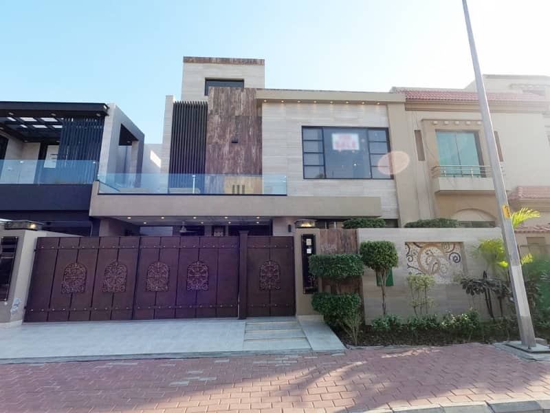 10 Marla Ultra Classic House For Sale Bahria Town Lahore 1