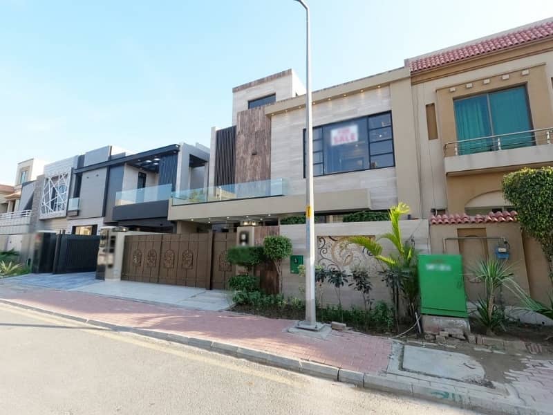 10 Marla Ultra Classic House For Sale Bahria Town Lahore 3