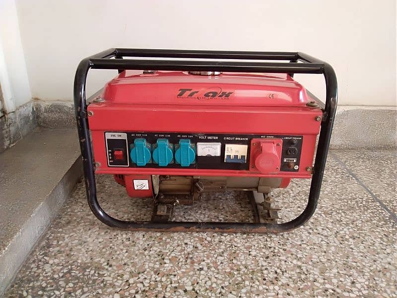 Triax generator for sale in very good condition. Home used. With 6.5 HP 0