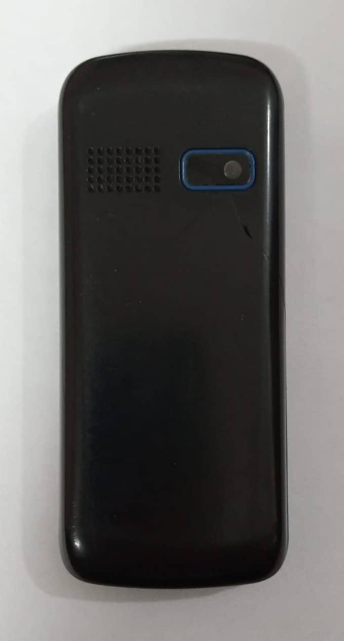 Qmobile E4 (Basic Phone) 2