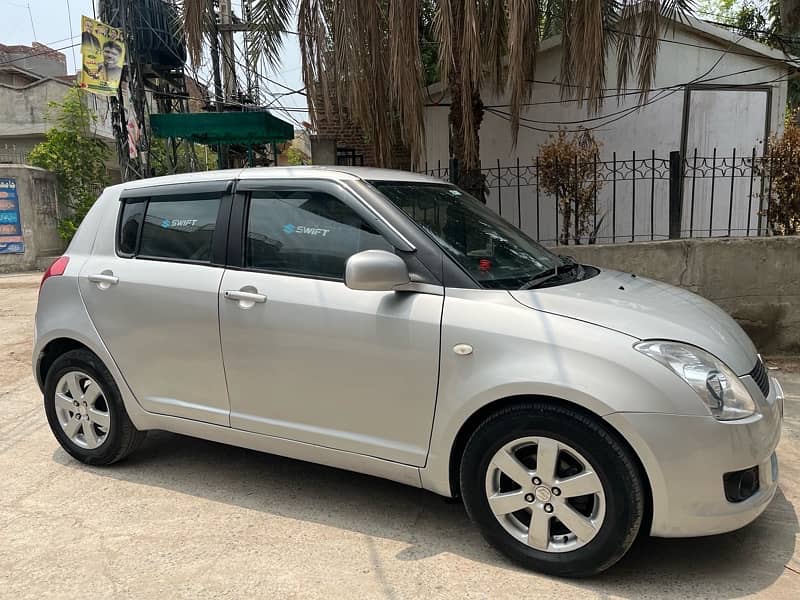 Suzuki Swift 2015 DLX 1.3 Automatic 4