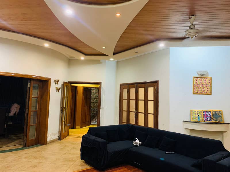 1 KANAL HOUSE FOR RENT IN NFC SOCIETY PHASE-1 OFFICE + FAMILY USE FACING PARK 9