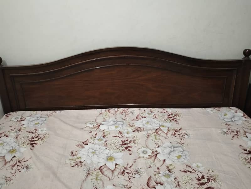 Double bed . . Wood 1