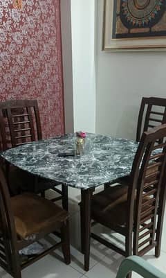 Dinning table with 4 chair
