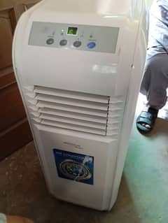 Gree Portable AC 0.75 Ton with Converter Supply - Excellent Condition!