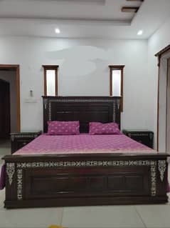COMPLETE BED SET WITH SIDE AND DRESSING TABLE