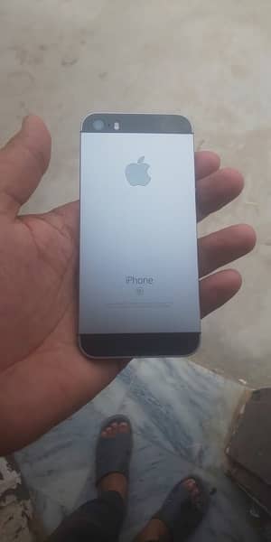 iphone se 1st gen 128 gb 10/10 condition bypass  no open no rapair 1