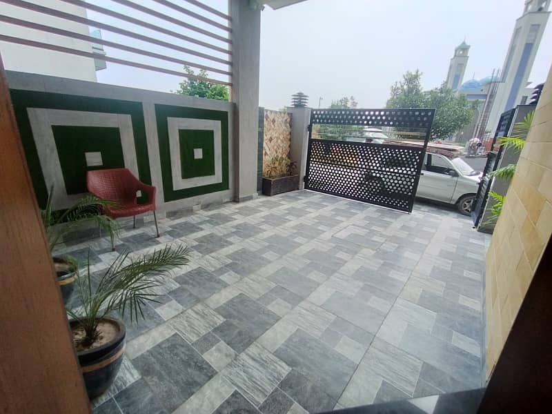 FULLY FURNISHED BRAND NEW 5 MARLA HOUSE FOR RENT 6