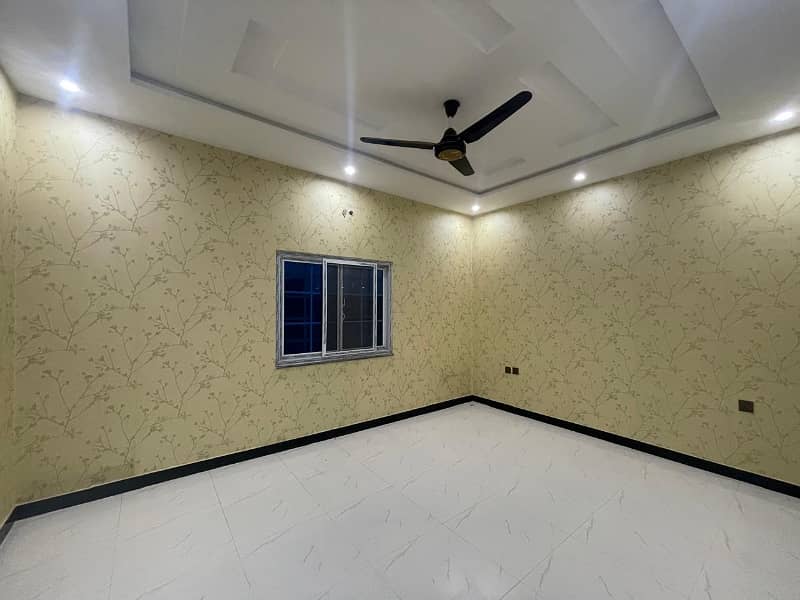 7.7 Marla Facing Park House Is Available For Sale In Satellite Town Citi Housing Jhelum. 12