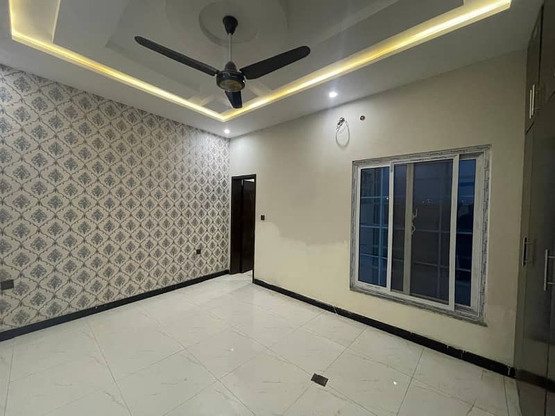 7.7 Marla Facing Park House Is Available For Sale In Satellite Town Citi Housing Jhelum. 16