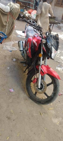 HONDA CB 150f Karachi num first owner all cleyer see side used 3