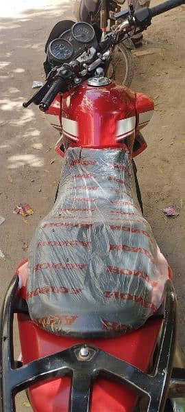 HONDA CB 150f Karachi num first owner all cleyer see side used 6