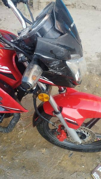 HONDA CB 150f Karachi num first owner all cleyer see side used 7