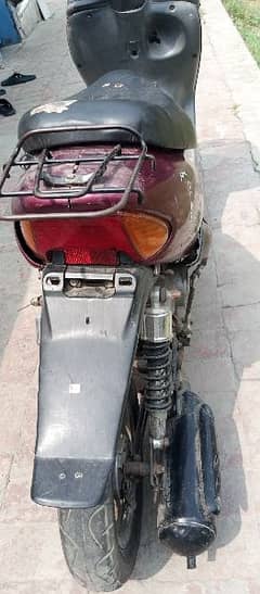 Scooty motorcycle 0