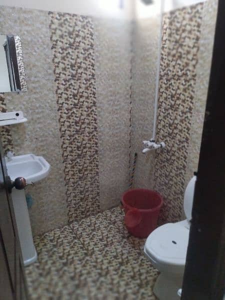 2 bed DD flat in prime location nazimabad. 1 7