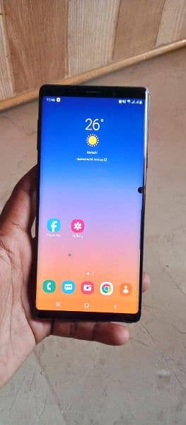 Samsung note9 6/128 minor 2 spots good condition 1