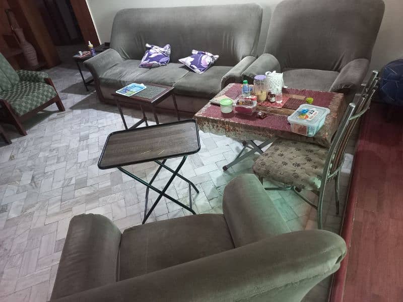 2 x sofa sets for sale in DHA Lahore 4