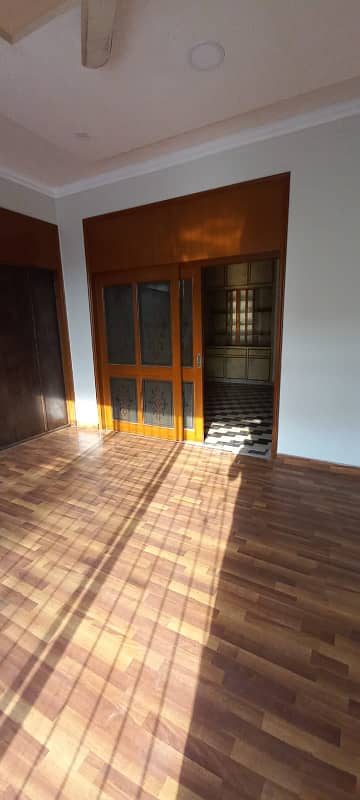 Silent Office + Family House For Rent 6