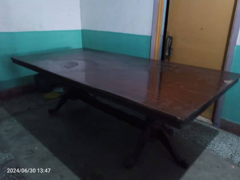 Dinning table 0