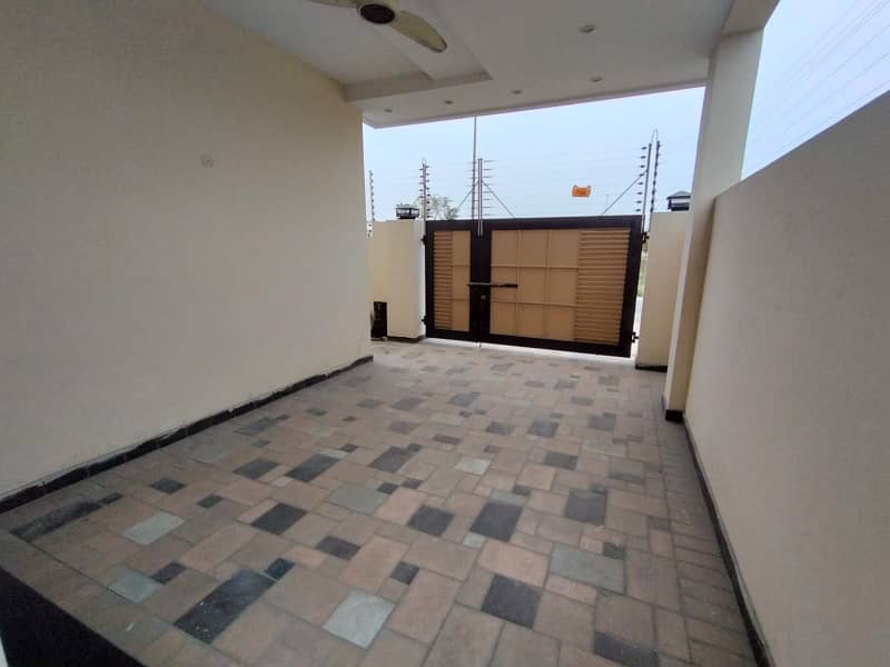 Fully Furnish Double Gate Corner House 4 Daily, Weekly&Monthly Basis. 8