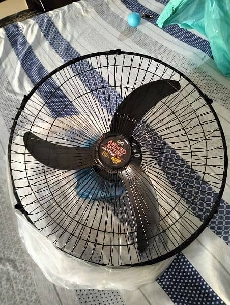 Rechargeable Bracket Fan with battery and charger 1