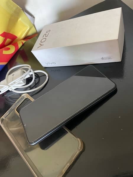 vivo y02s 3 32 with box charger 1