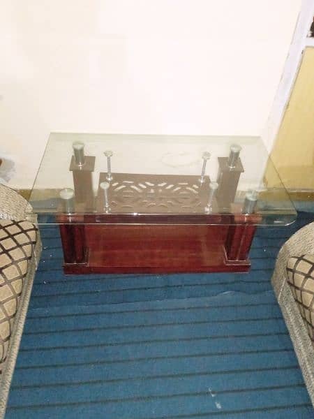 centre table good condition 0