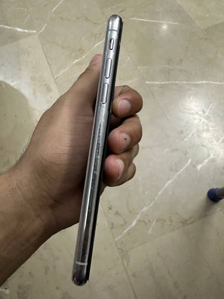IPhone X 64 GB NON PTA [ONLY CASH] 4