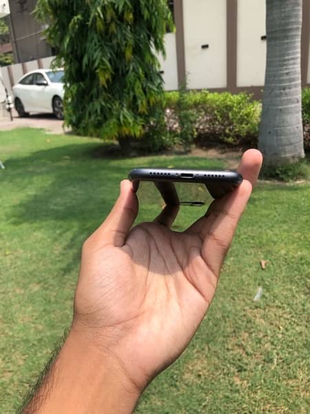 iPhone 11 128gb PTA Approved 4