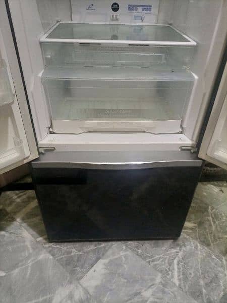 japnis hitachi  fridge for sale 3