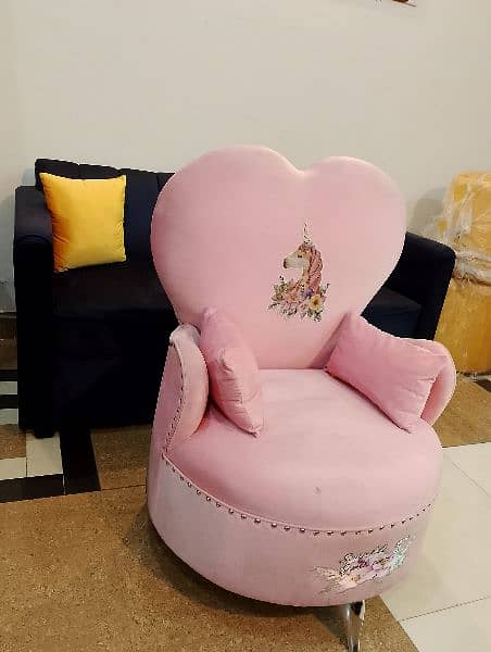 beautiful character sofa 6