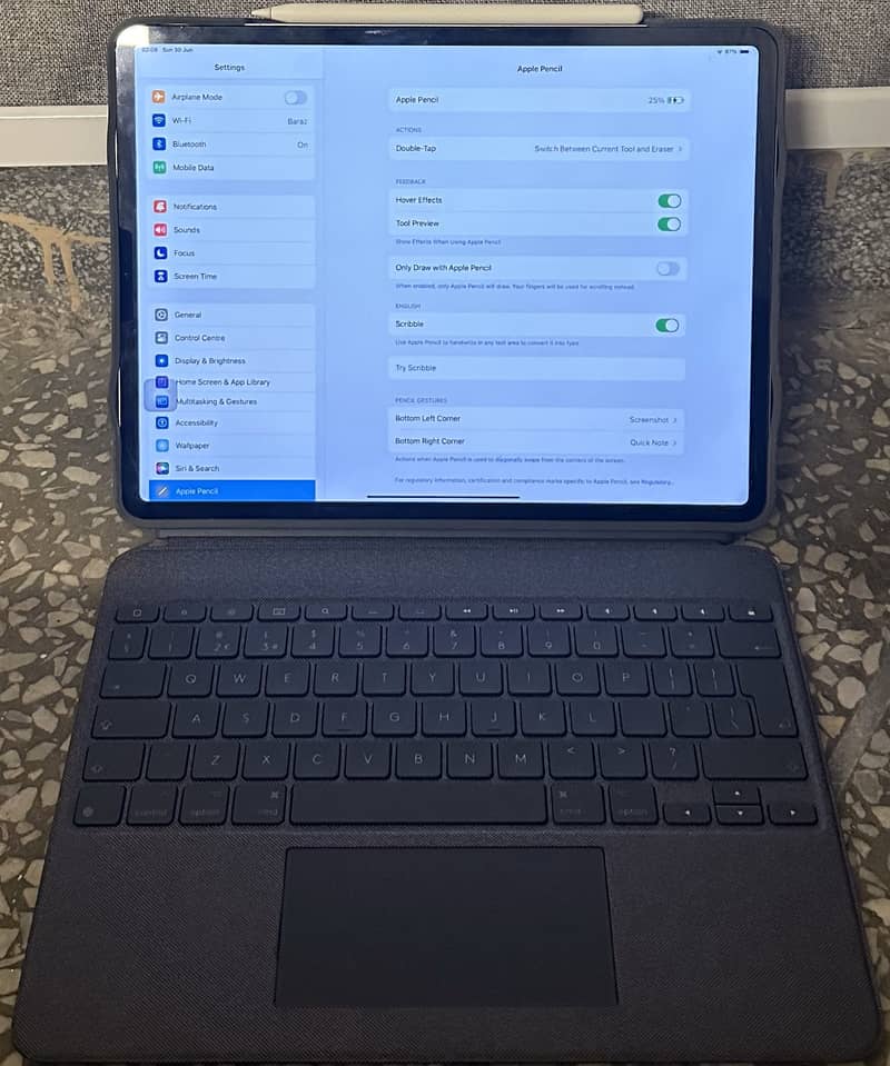 iPad Pro 6th Gen (13') 1TB + Logitech Keyboard + Apple Pencil 2nd Gen 3