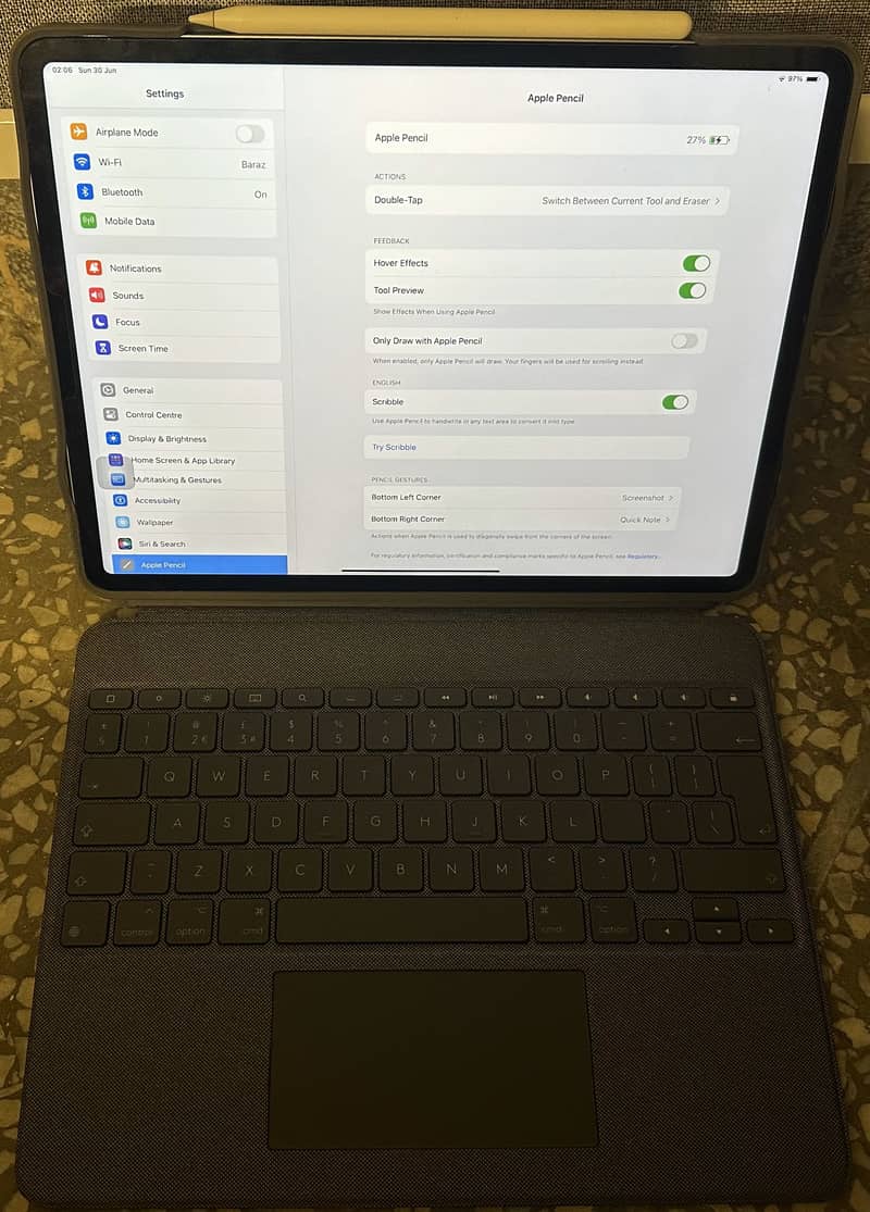 iPad Pro 6th Gen (13') 1TB + Logitech Keyboard + Apple Pencil 2nd Gen 4