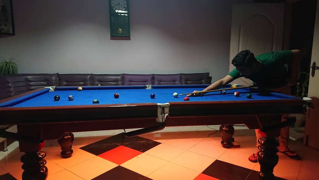 Snooker/ Pool Table (8X4ft) with 8 ball pool set and 3 sticks 1