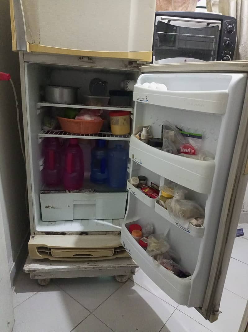 PEL fridge in woking condition 3