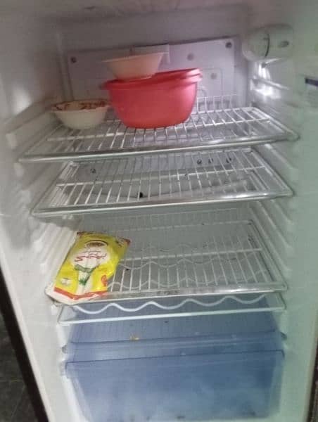 Orient fridge for sale in good condition 4