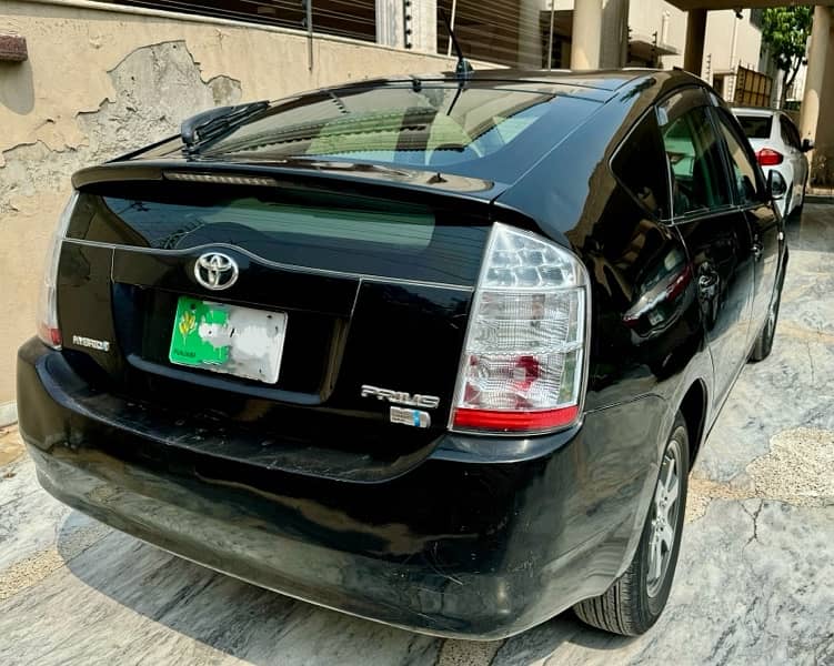 Toyota Prius model 2007 registered in 2012 1