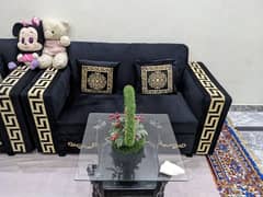 6 seater sofa set Versace design 10/9 condition bht km use huwa h