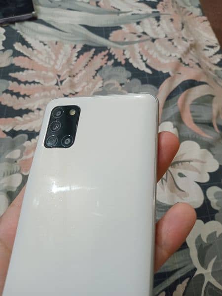 Samsung A31 4/128 in white colour condition 9/10 2