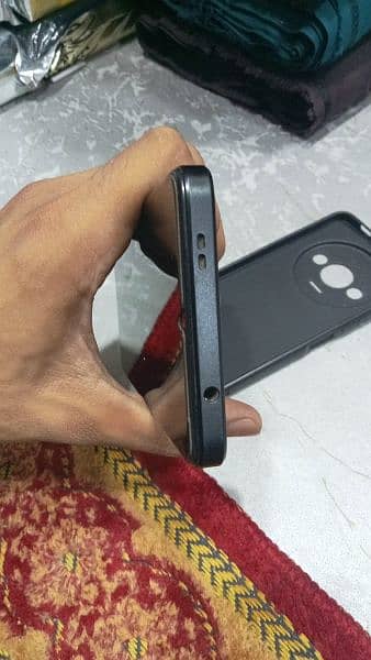 Redmi A3 4/128 4 month used 5