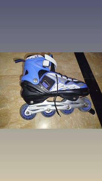 completely new only once or twice used skates 1