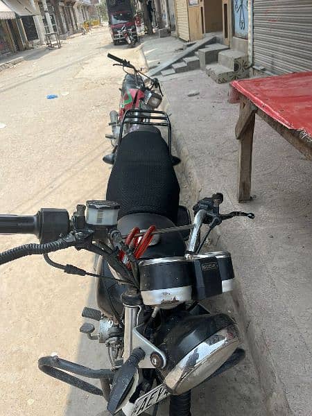 suzuki GS 150 3