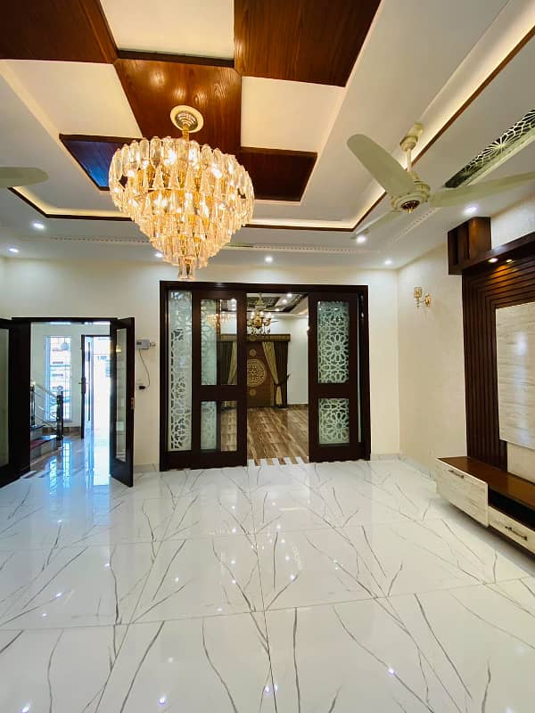 10 Marla Luxury House For Sale Hot Location in Jasmine Block Bahria Town Lahore 9