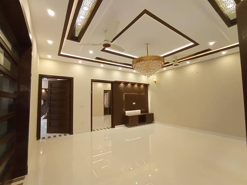 10 Marla Lavish House For Sale In Rafi Block Bahria Town Lahore 8