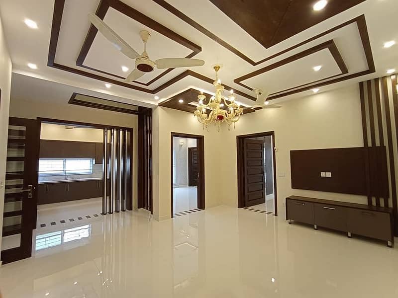 10 Marla Lavish House For Sale In Rafi Block Bahria Town Lahore 10